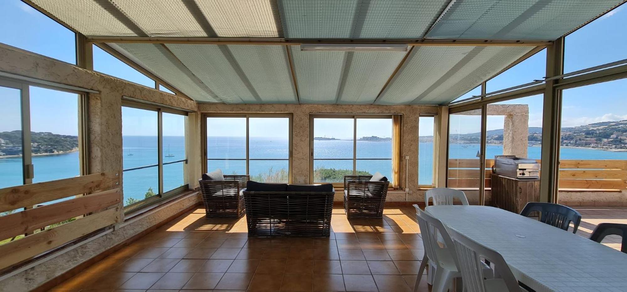 Sur La Mer, 4 - 8 Personnes